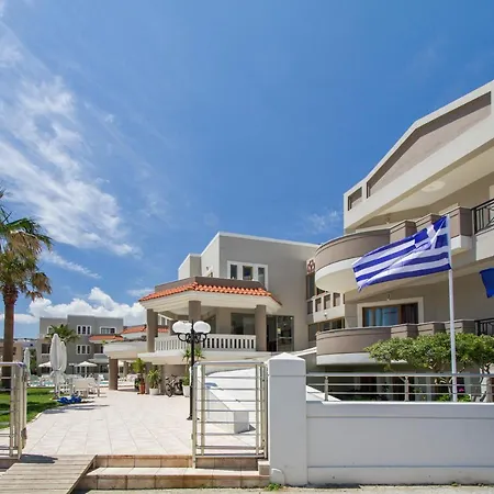 Stavroula Palace מלון דירות 2*